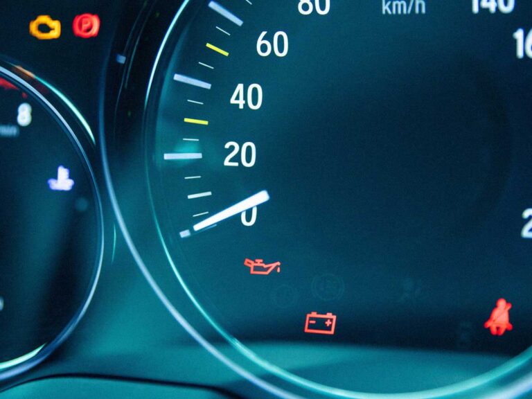 battery warning light showing up on a car dashboard